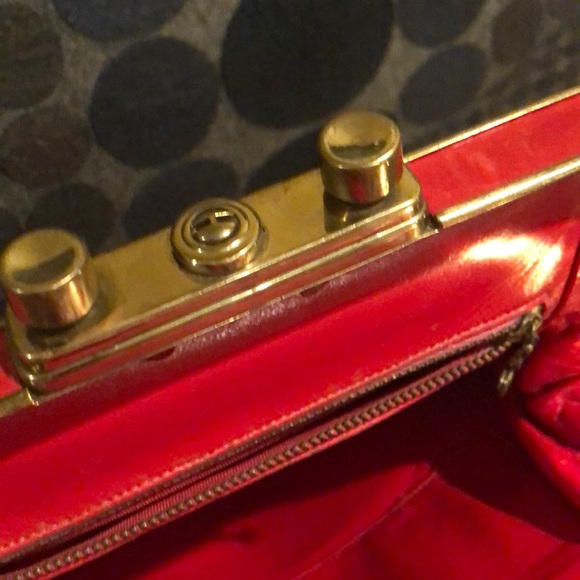 Vintage Red fabric bag 1940-1950s amazing closure - Picture 4 of 7